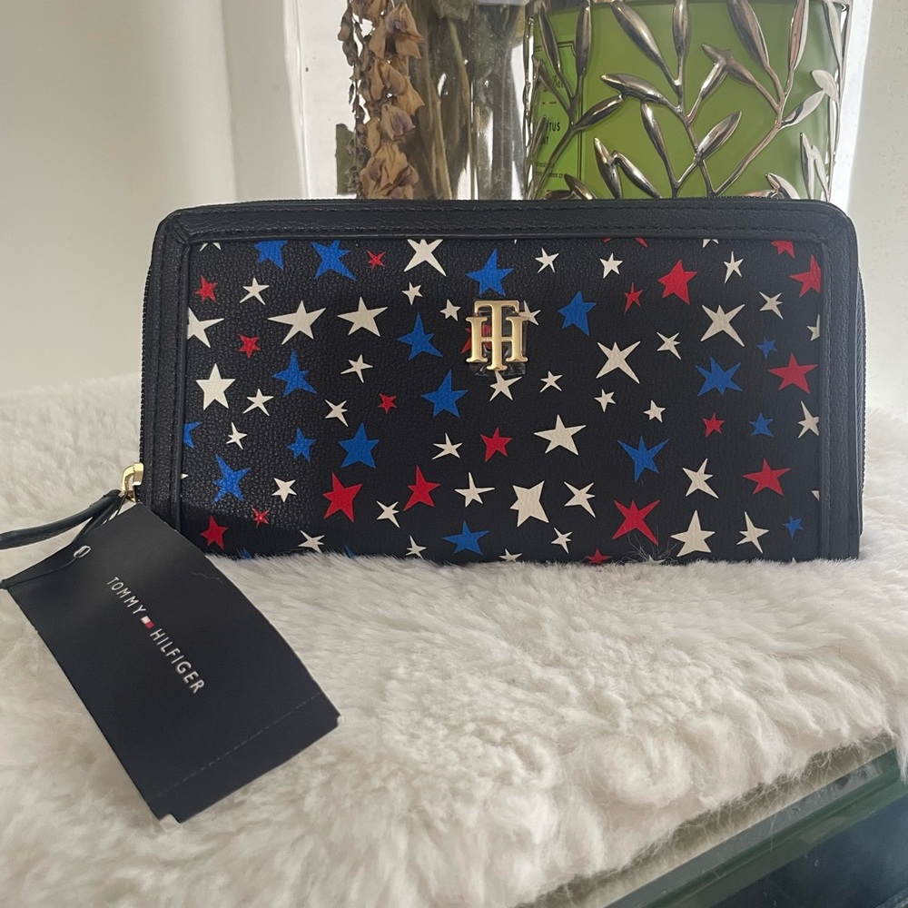 Tommy Hilfiger Star Pattern Wallet New July 4th  Zip Leather